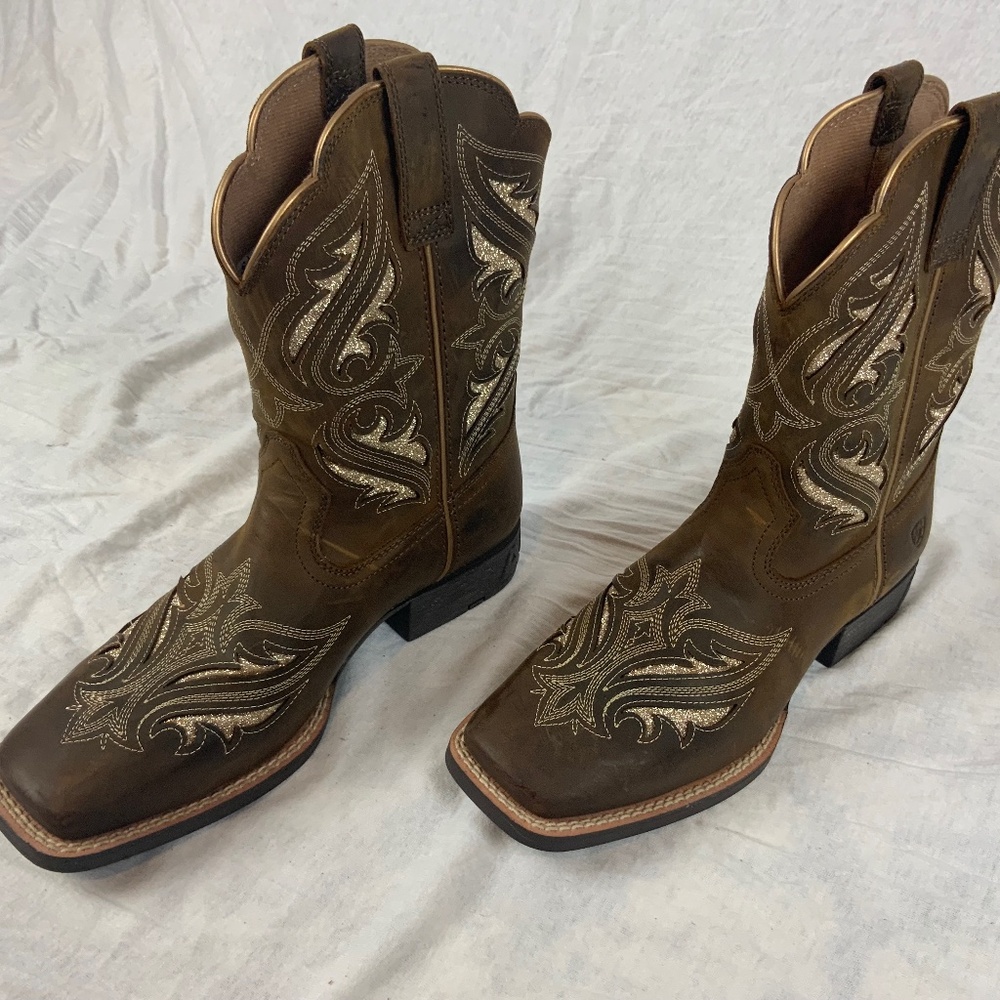 Ariat Youth Round Up Bliss Western Boots — Size 4 — Tan & Gold Glitter — New Wit